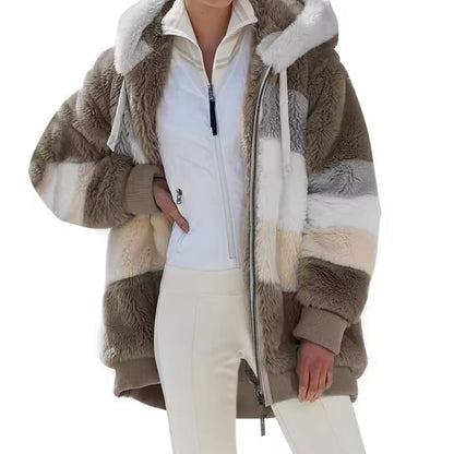 WinterHug | Warme Winterjas van Pluche met Colorblock Design