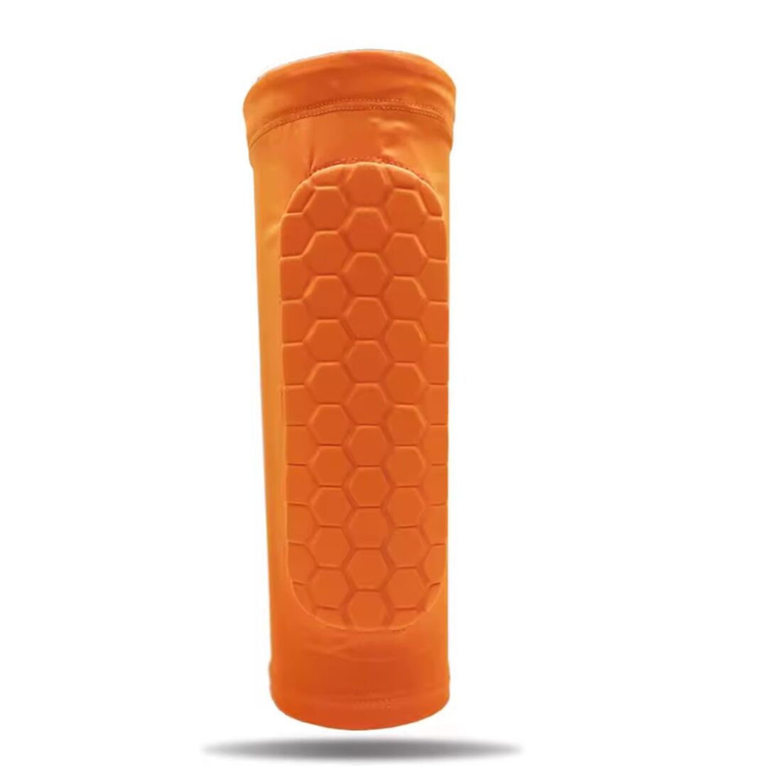 SafeStrike | Ademend Voetbal Scheenbeschermer met Schokabsorberende Pads