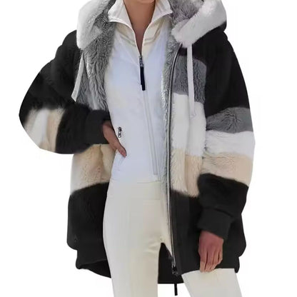 WinterHug | Warme Winterjas van Pluche met Colorblock Design